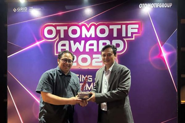 Wuling Air ev Raih Gelar Best of Light EV di Ajang Penghargaan OTOMOTIF Award 2025