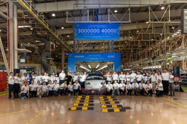 Wuling Rayakan Produksi 3.000.000 Unit Mobil Listrik Secara Global dan 40.000 Unit EV di Indonesia