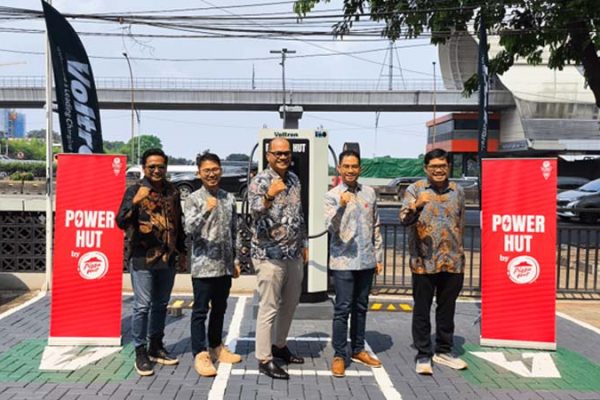 Kerjasama Geely dan Voltron Hadirkan Fasilitas Pengisian Daya di Seluruh Jaringan Diler Resmi