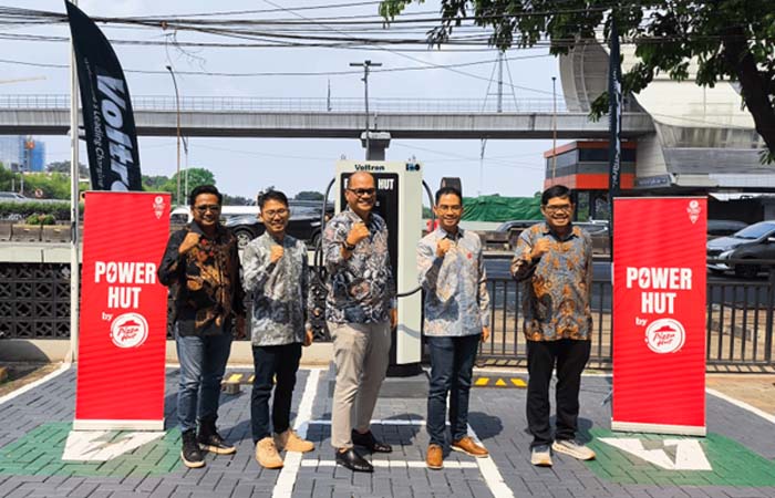 Kerjasama Geely dan Voltron Hadirkan Fasilitas Pengisian Daya di Seluruh Jaringan Diler Resmi