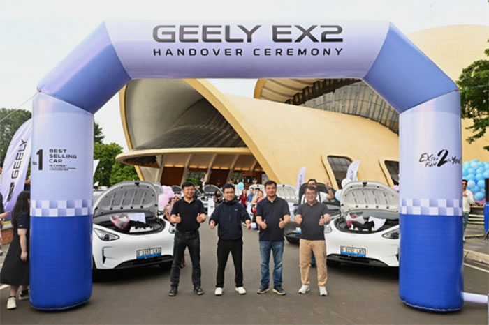 Geely Serahkan Lebih dari 5.000 Unit Geely EX2 ke Konsumen di Indonesia dan Thailand